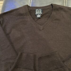 Jos A Bank v neck sweater size XL
